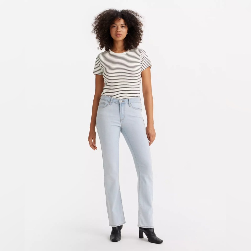 New Levi’s classic bootcut jeans